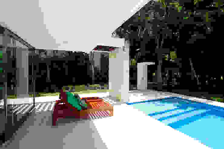 Enrique Cabrera Arquitecto Modern balcony, veranda & terrace