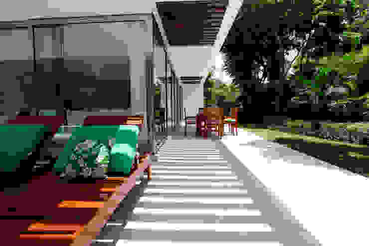 Enrique Cabrera Arquitecto Modern balcony, veranda & terrace