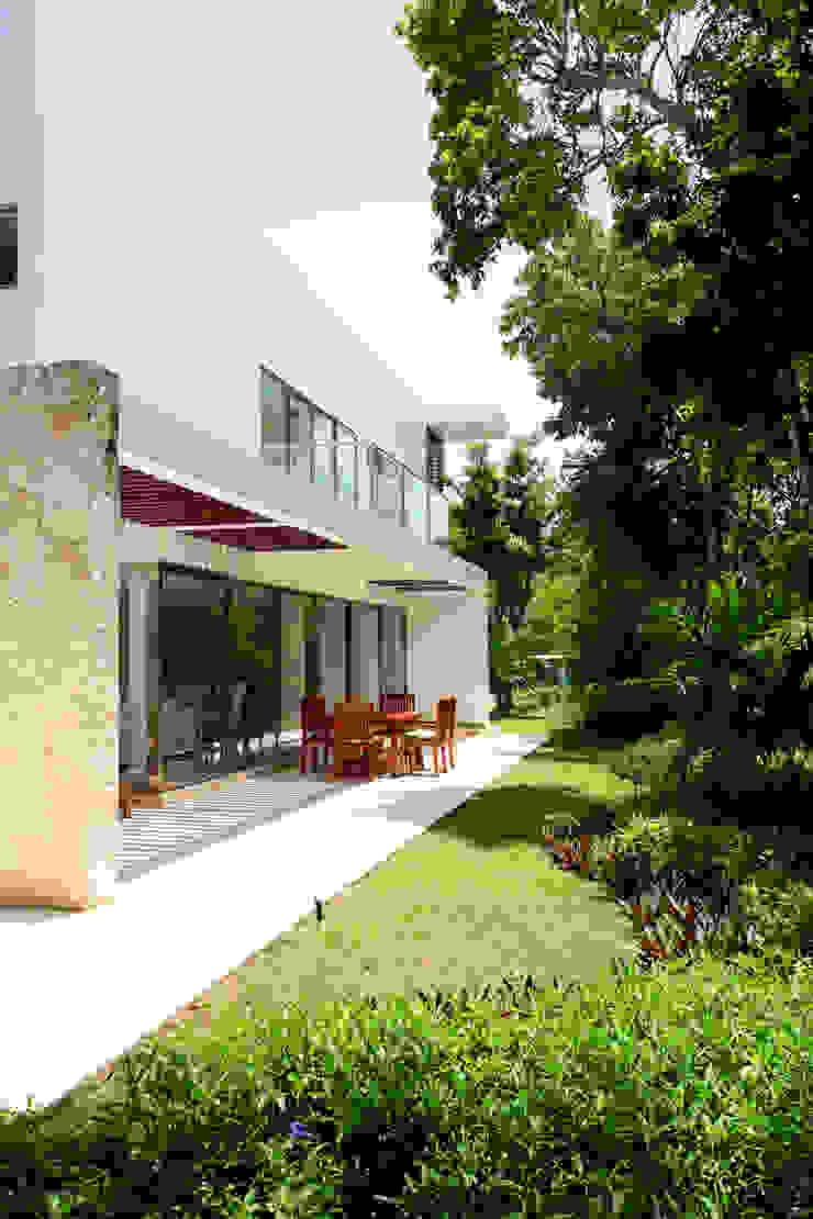 Enrique Cabrera Arquitecto Modern balcony, veranda & terrace