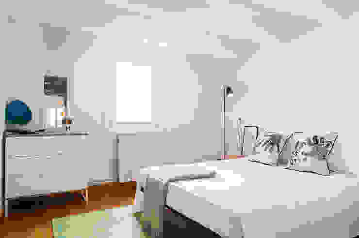 Home Staging para Alquilar una Vivienda en Barcelona, Markham Stagers Markham Stagers Moderne Schlafzimmer Weiß