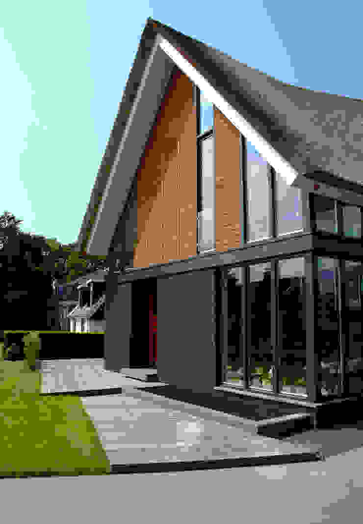 Voorgevel MEF Architect Moderne huizen Plant,Lucht,Gebouw,Venster,huis,Boom,land veel,Schaduw,Huisje,Hout
