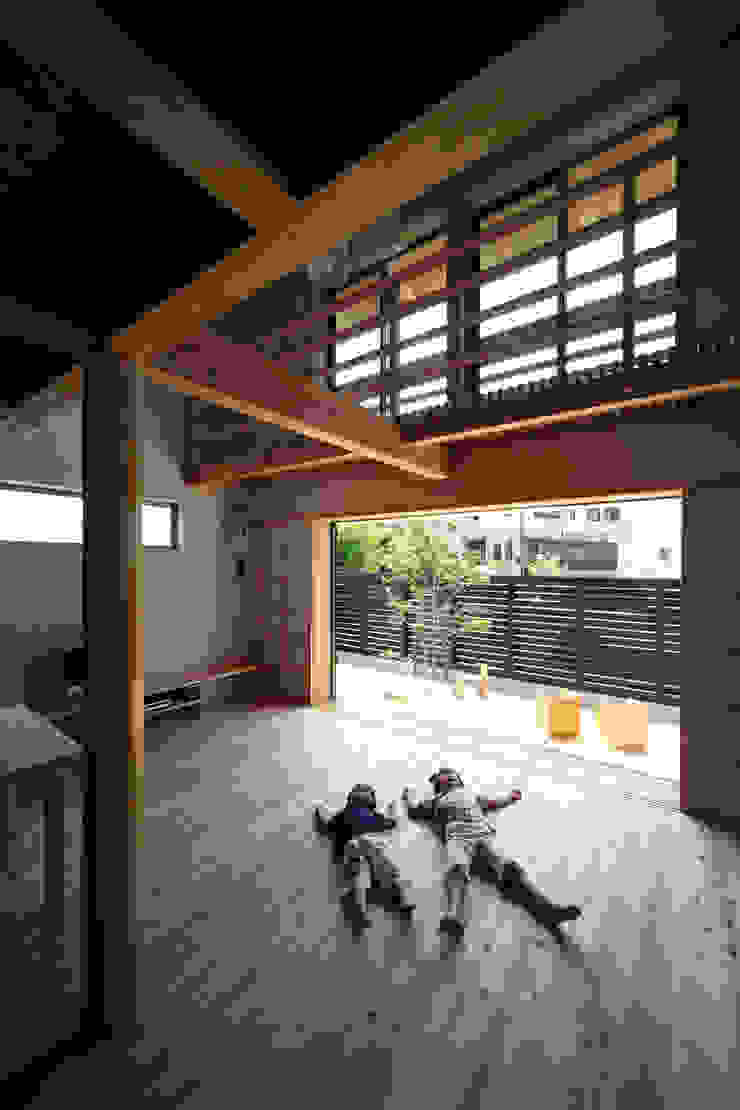楽しい家, 芦田成人建築設計事務所 芦田成人建築設計事務所 Ruang Keluarga Gaya Eklektik
