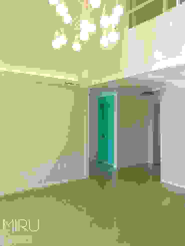 미루디자인 Гостиная в стиле модерн