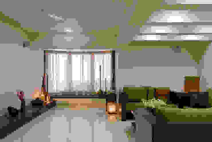 homify Minimalist living room