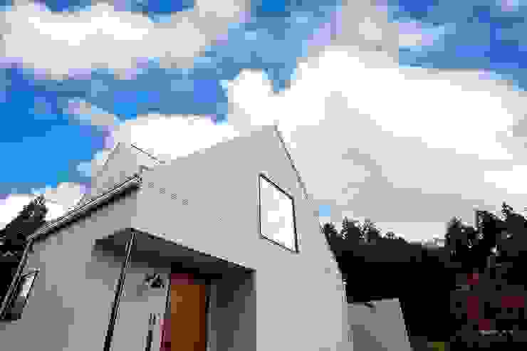 自然の中の三角屋根の家 Zuiun Homify