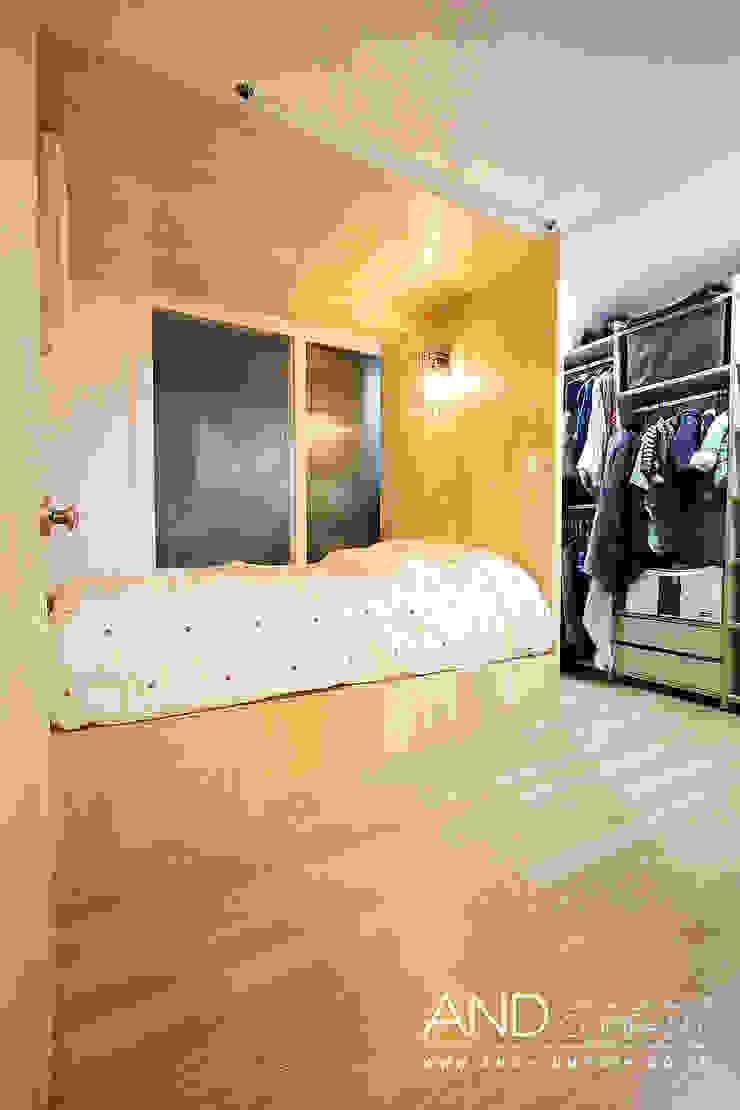 앤드컴퍼니 Nowoczesna sypialnia
