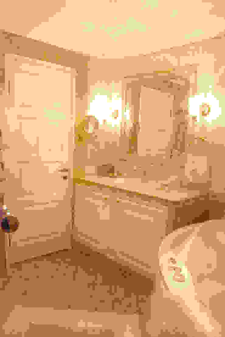 D&T Architects Klassische Badezimmer