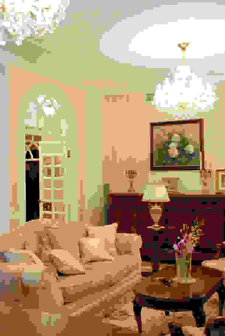 D&T Architects Klassische Wohnzimmer