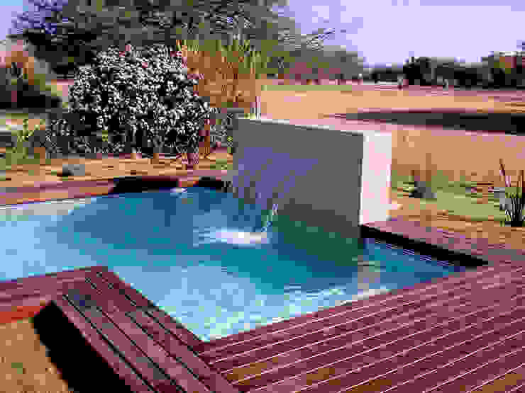 Piscinas varias, Piscinas Scualo Piscinas Scualo Modern Pool Solid Wood Wood effect