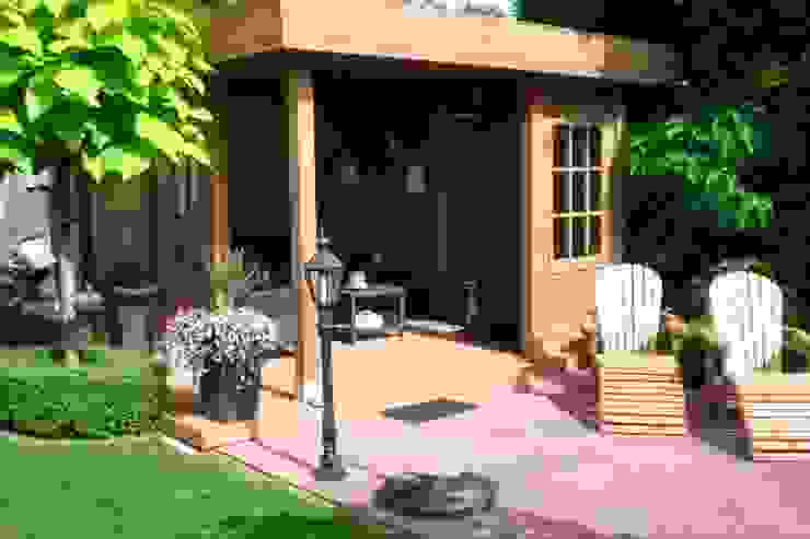 NuBuiten.nl Scandinavian style balcony, porch & terrace