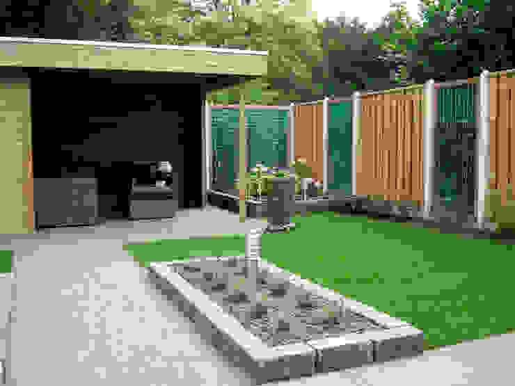 NuBuiten.nl Scandinavian style balcony, porch & terrace