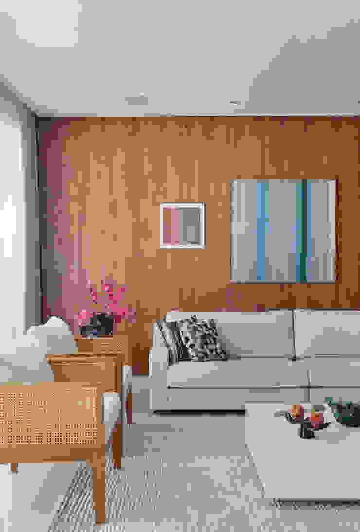 Casa Luxo Carolina Mendonça Projetos de Arquitetura e Interiores LTDA Salas de estar modernas