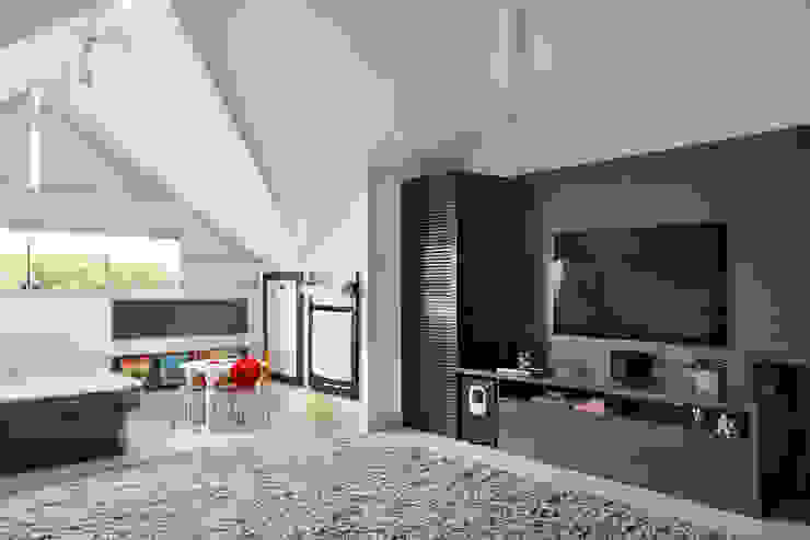 Casa Luxo Carolina Mendonça Projetos de Arquitetura e Interiores LTDA Salas multimídia modernas