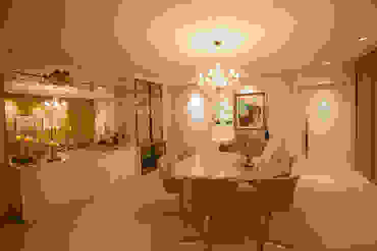 Salas de estar ecléticas por Passo3 Arquitetura Eclético