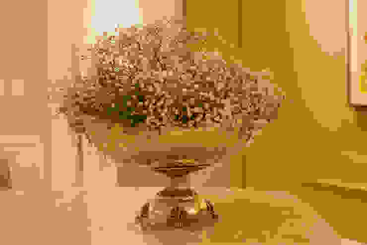 Salas de estar ecléticas por Passo3 Arquitetura Eclético