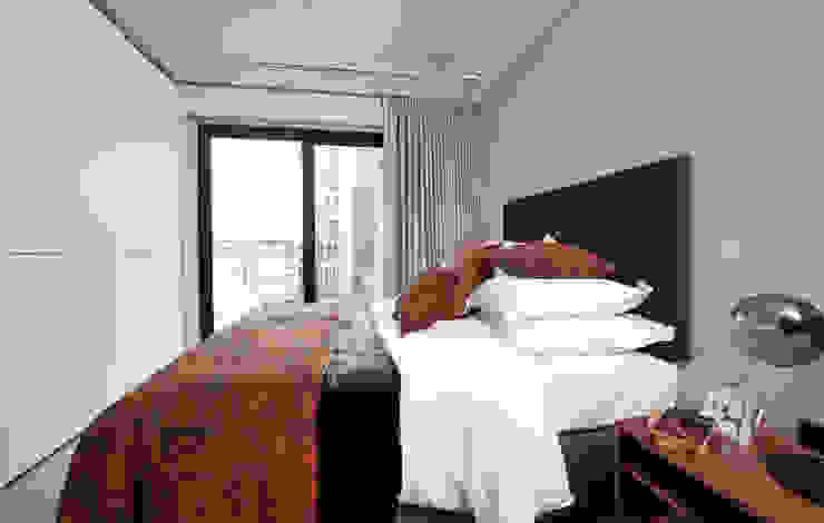 Roman House Penthouse The Manser Practice Architects + Designers Modern bathroom