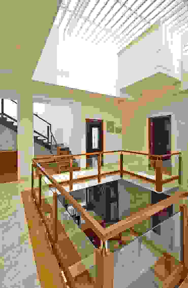 Muraliarchitects 모던스타일 복도, 현관 & 계단