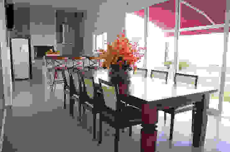 CASA RA:   por DIOGO RIBEIRO arquitetura, Moderno   