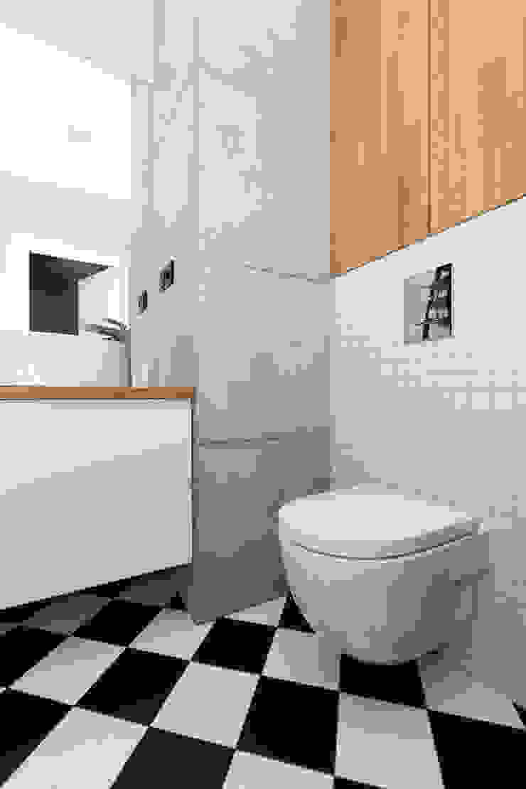 Mieszkanie w Warszawie/ IN PRACOWNIA, www.niewformie.pl www.niewformie.pl Minimalistische Badezimmer