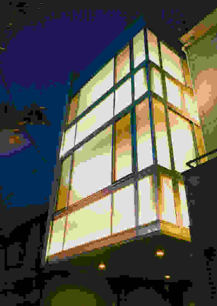 原 空間工作所 HARA Urban Space Factory Modern Houses Iron/Steel Metallic/Silver