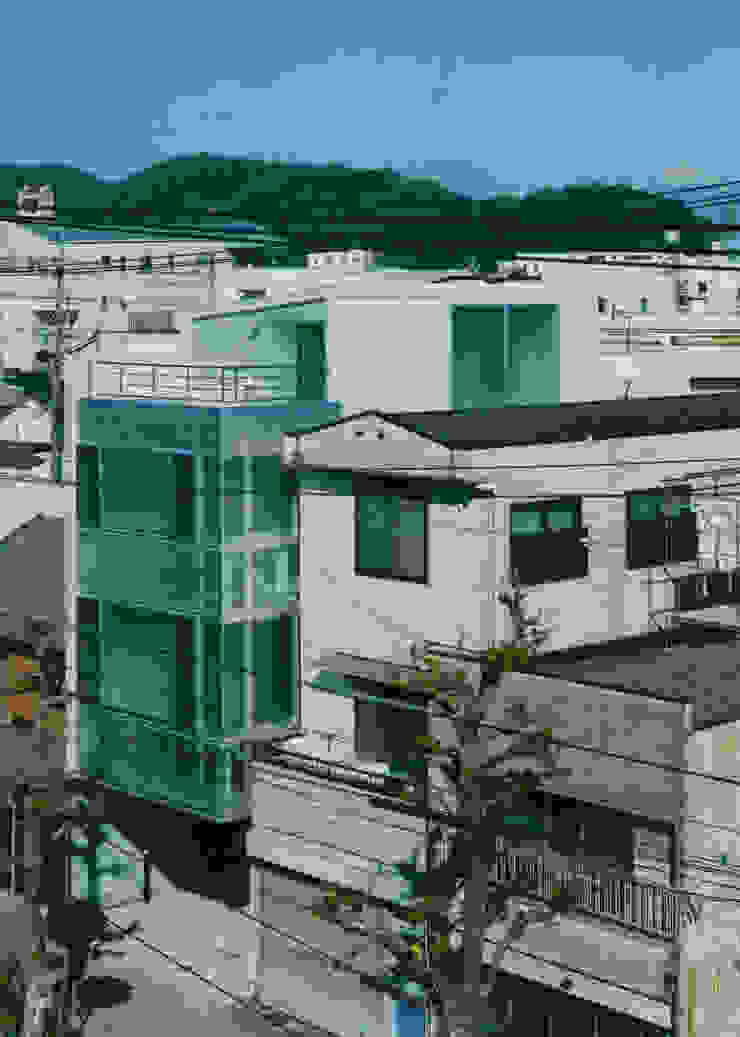 原 空間工作所 HARA Urban Space Factory Modern Houses Aluminium/Zinc Metallic/Silver
