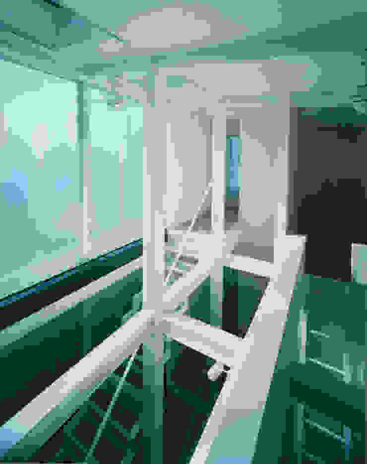 原 空間工作所 HARA Urban Space Factory Modern Corridor, Hallway and Staircase Glass Transparent