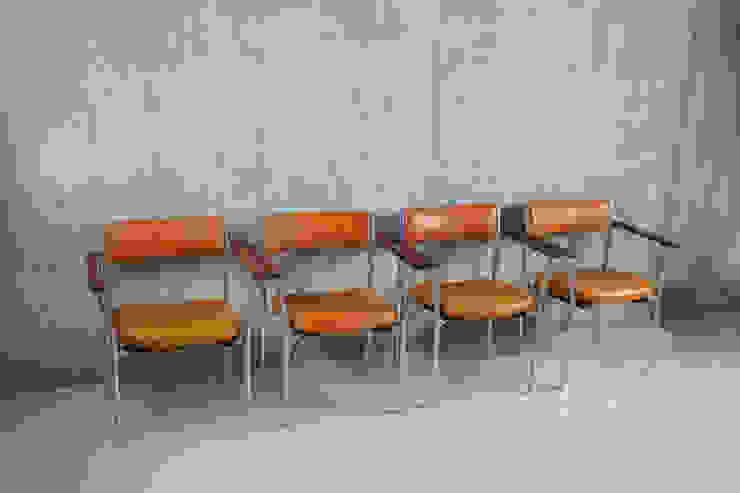 Mid century dining chairs Proper. Salle à manger classique Tabourets & bancs