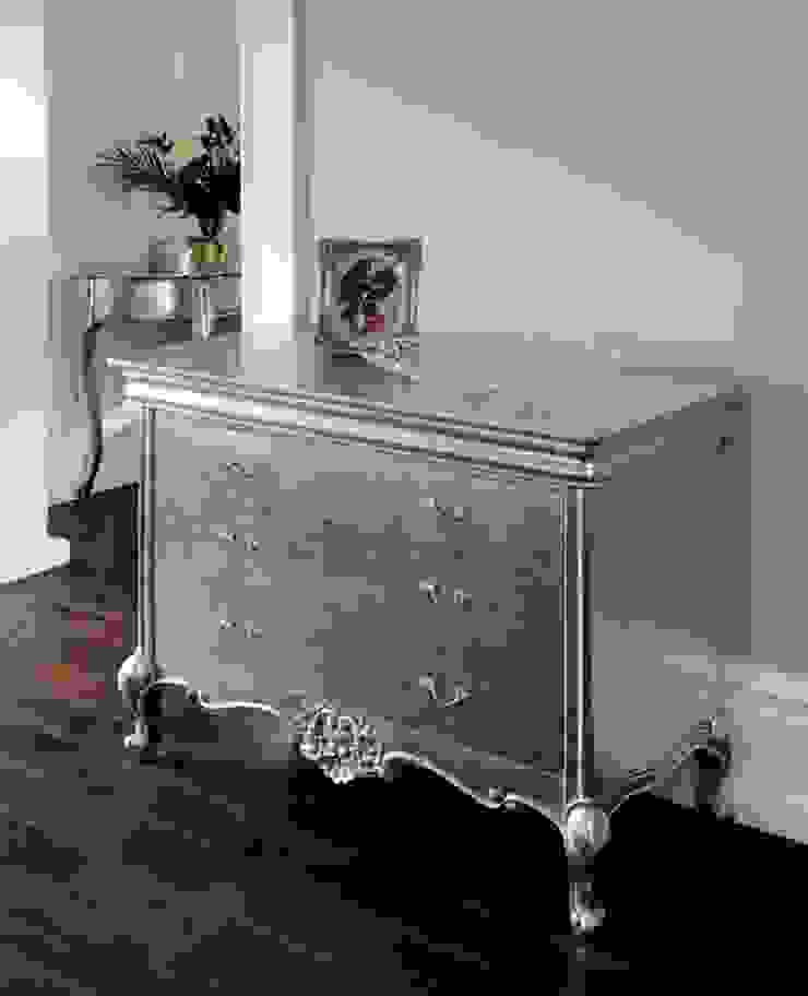 Furniture CROWN FRENCH FURNITURE Corredor, hall e escadasCómodas e estantes