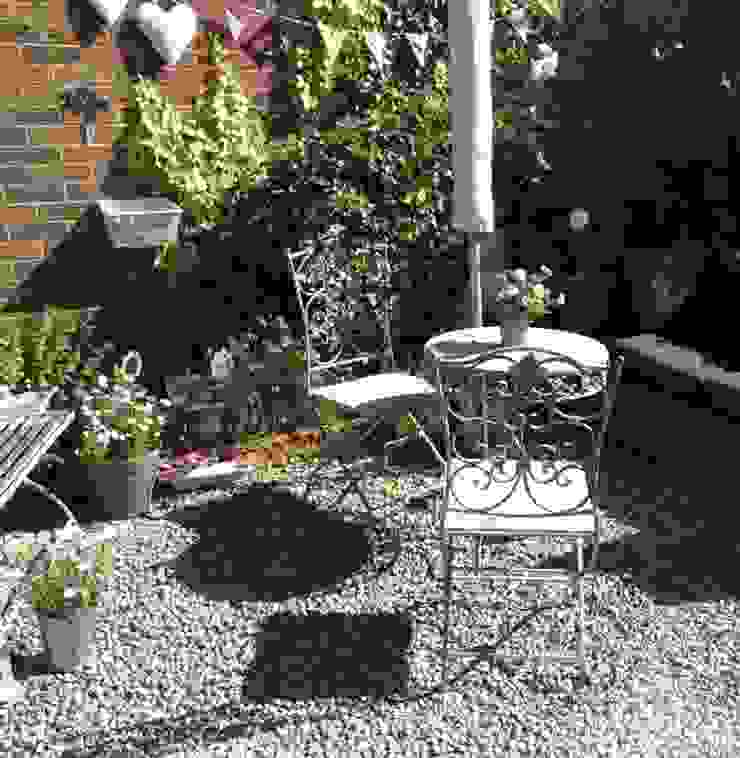 Furniture CROWN FRENCH FURNITURE Jardins clássicos