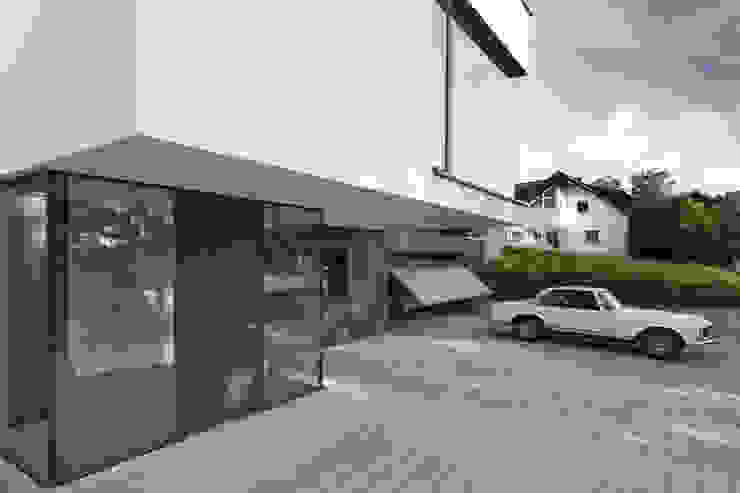 Haus F1, Architekturbüro Peter Fischer Architekturbüro Peter Fischer Moderne Garagen & Schuppen