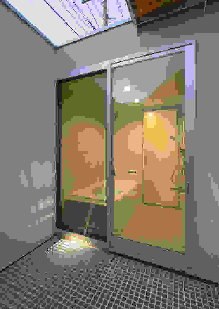 アトリエ24一級建築士事務所 Modern bathroom