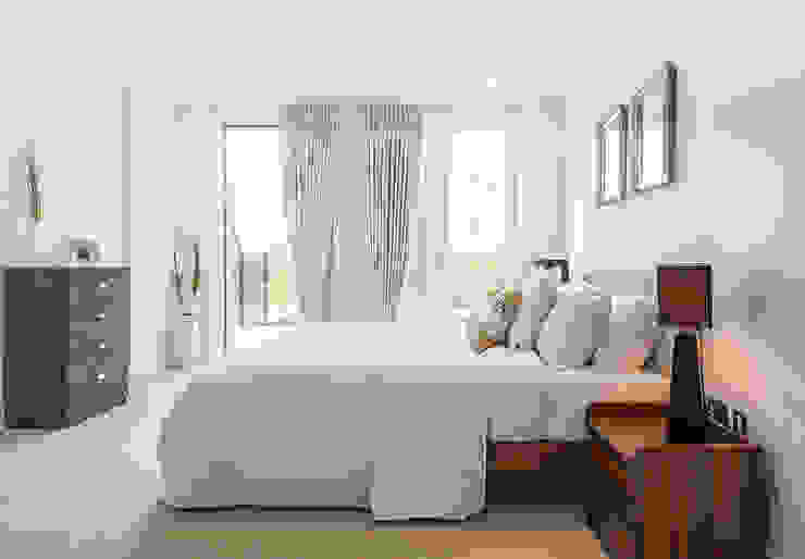 Bedroom 2 In:Style Direct Modern style bedroom