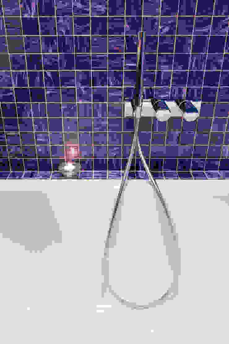 23bassi studio di architettura Minimalist style bathroom