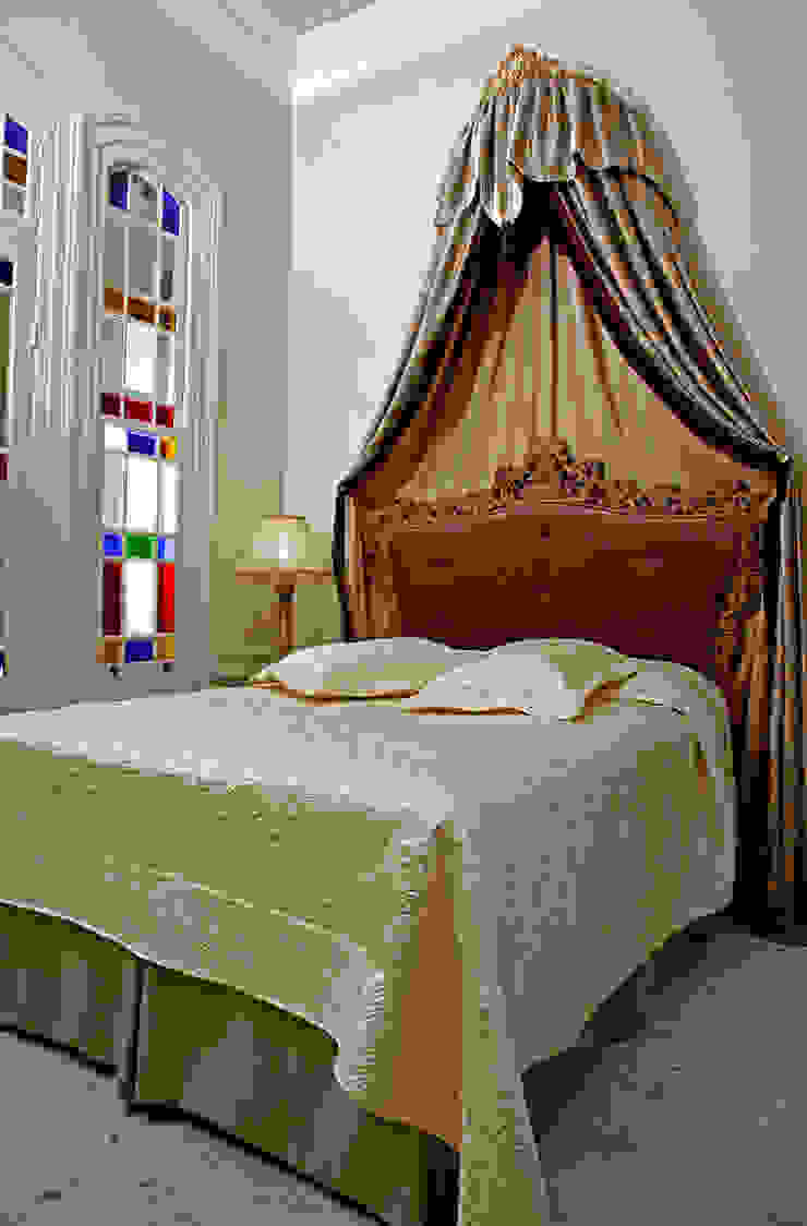 Suite Bathroom, LOLA 38 Hotel LOLA 38 Hotel Klassische Schlafzimmer Betten und Kopfteile