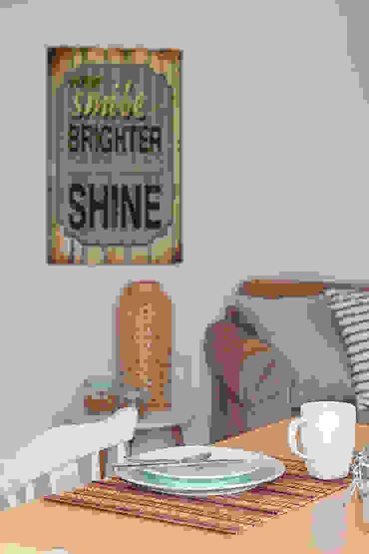 Sala – restyling para arrendamento turístico por Staging Factory Moderno