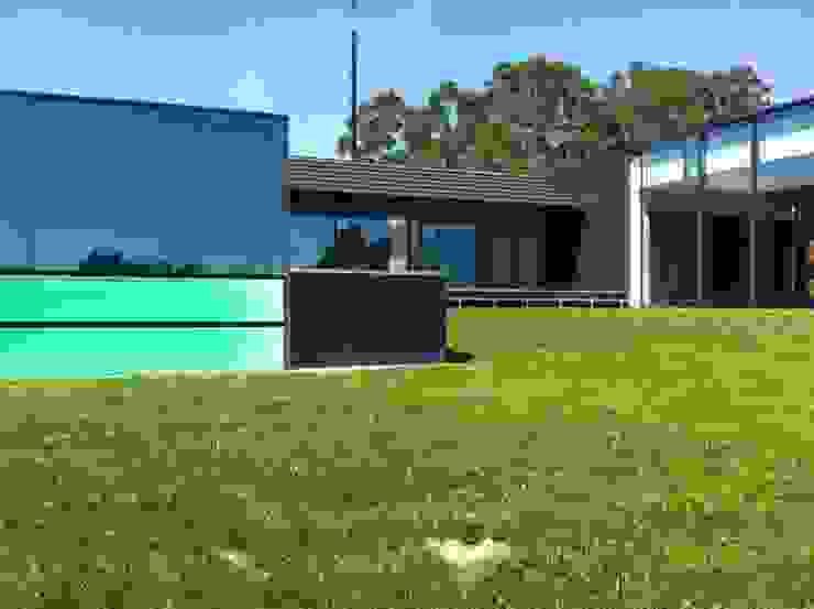 Quinta Barros, Vila Seca, Barcelos Casas modernas por Alberto Craveiro, Arquitecto Moderno