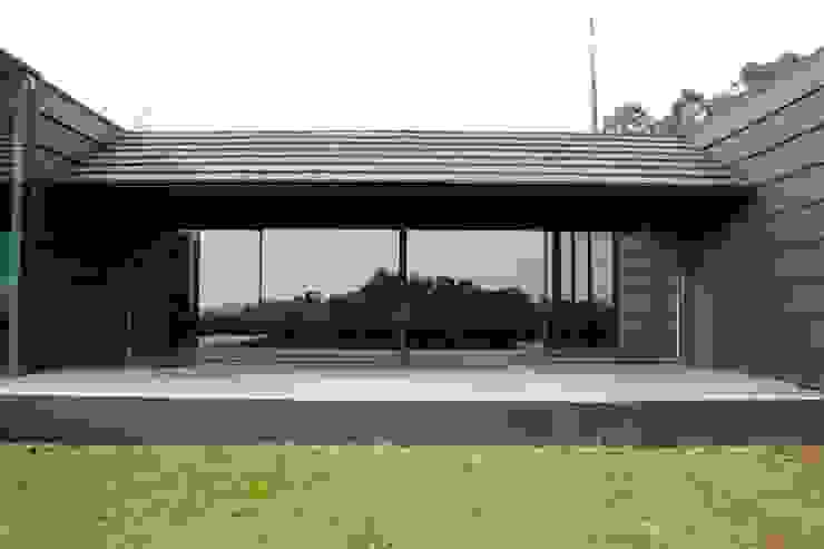 Quinta Barros, Vila Seca, Barcelos Casas modernas por Alberto Craveiro, Arquitecto Moderno