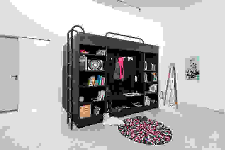 Modulares Multitalent: Möbelsystem Living Cube, Till Könneker Till Könneker Minimalist dressing room Storage