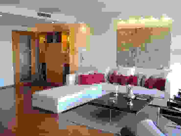 Piso en Retiro, GUTMAN+LEHRER ARQUITECTAS GUTMAN+LEHRER ARQUITECTAS Modern living room