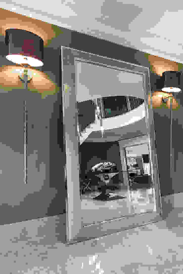 Hallway with Mirror Luke Cartledge Photography Classic corridor, hallway & stairs