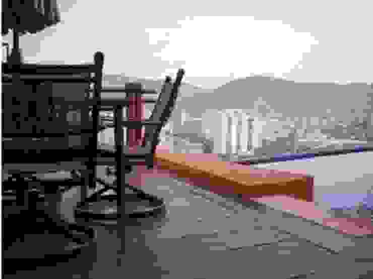 ARQUELIGE Balcone, Veranda & Terrazza in stile tropicale