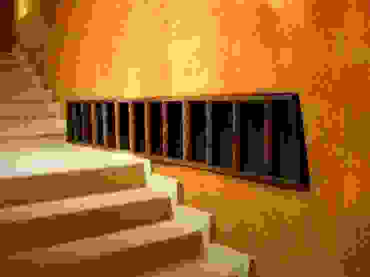 ARQUELIGE Ingresso, Corridoio & Scale in stile tropicale