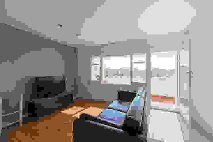 LF24 Arquitectura Interiorismo ห้องนั่งเล่น