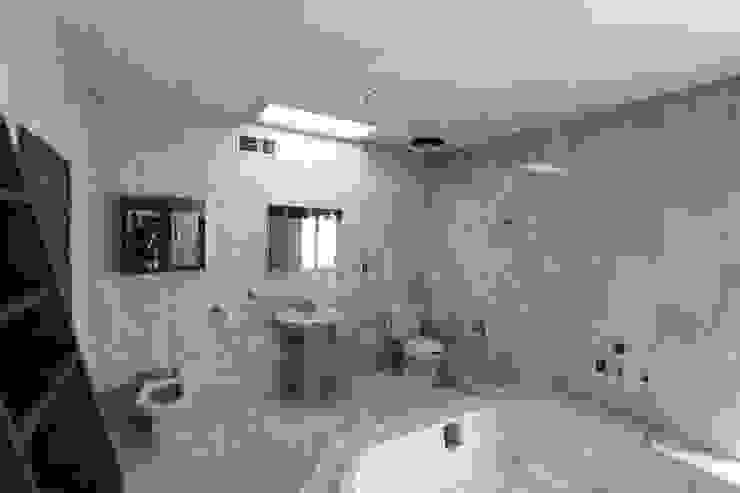Juan Luis Fernández Arquitecto Modern bathroom