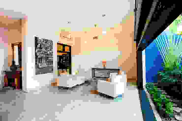 Sala Taller Estilo Arquitectura Salones modernos Blanco