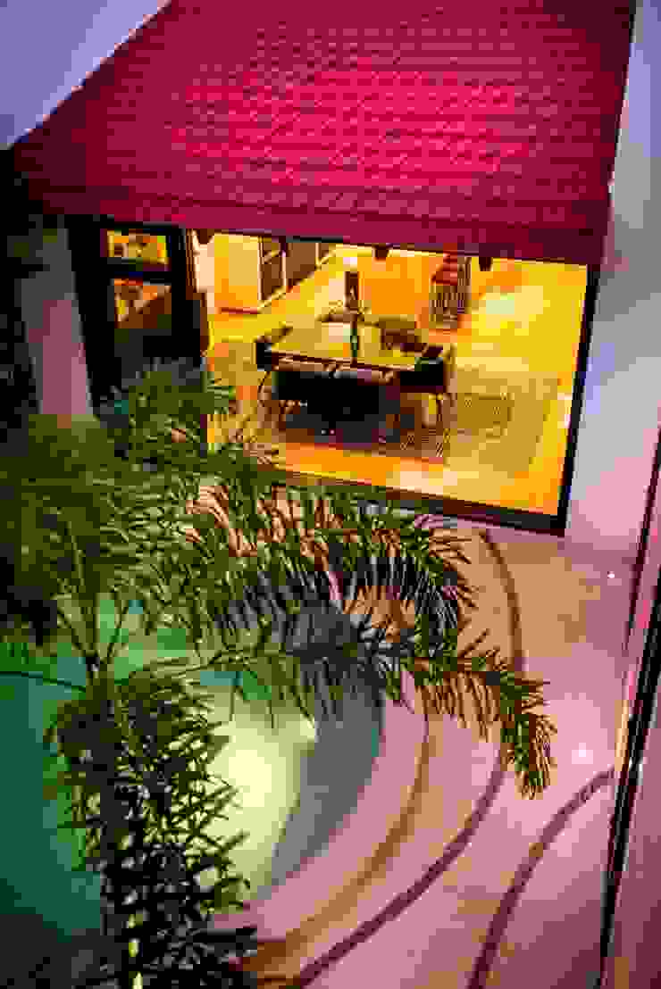 Patio Rosado Taller Estilo Arquitectura Albercas modernas