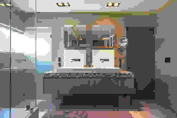 Casas de banho modernas por HO arquitectura de interiores Moderno