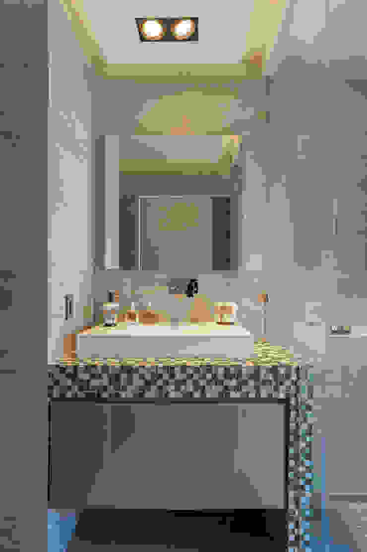Casas de banho modernas por HO arquitectura de interiores Moderno