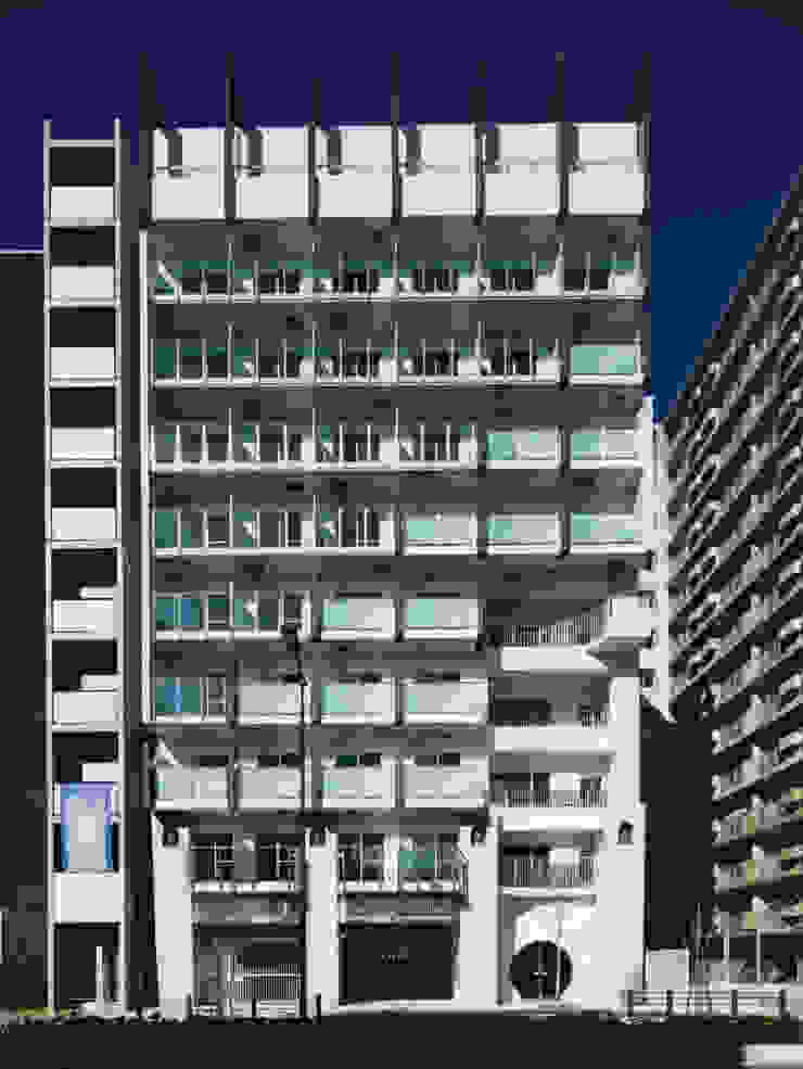 あお建築設計 Modern houses Tiles Blue