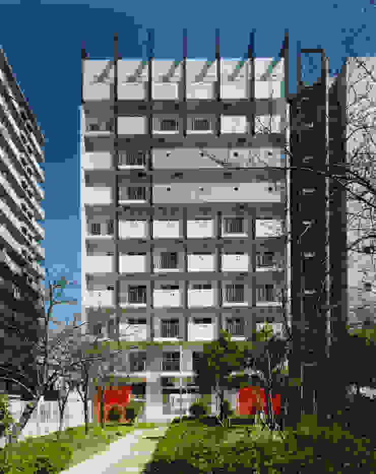 あお建築設計 Modern houses Tiles Beige
